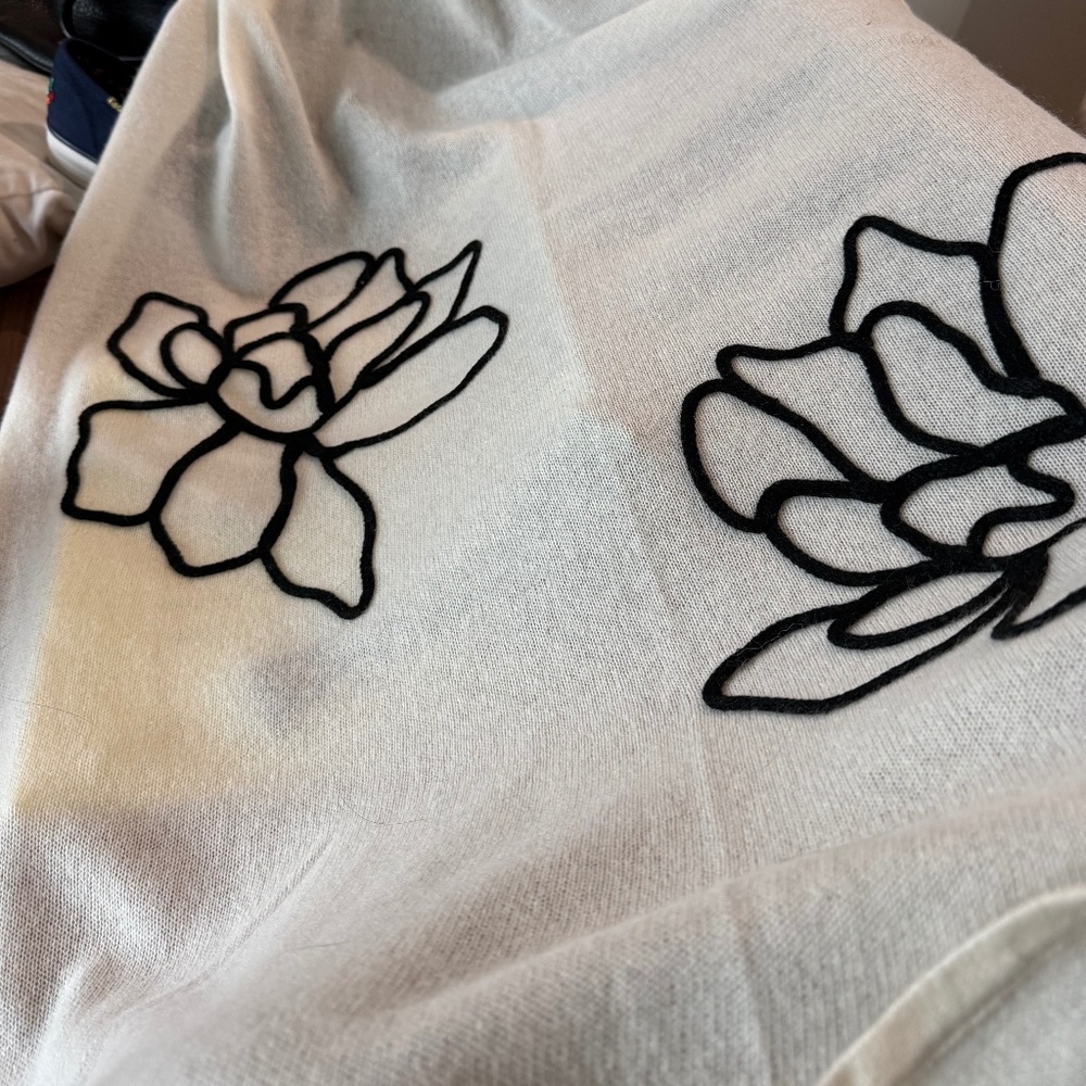 NWT! Charter Club Women's 100% Cashmere Embroidered Floral Oversized Scarf/Wrap - Picture 4 of 5